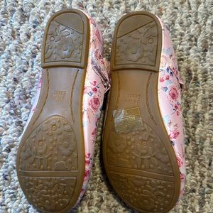 Girls dress shoes